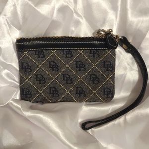 Dooney & Bourke clutch